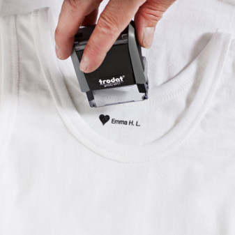 Tampon avec texte pour vêtements