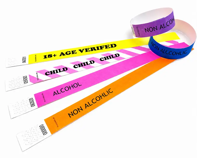 Bracelets en papier avec défaut d’impression
