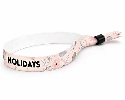 Bracelets de festival avec des fleurs dans des tons roses