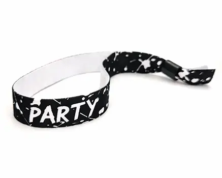 Bracelets de festival avec graphisme noir