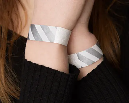 Argent et blanc rayés Bracelets en papier Tyvek